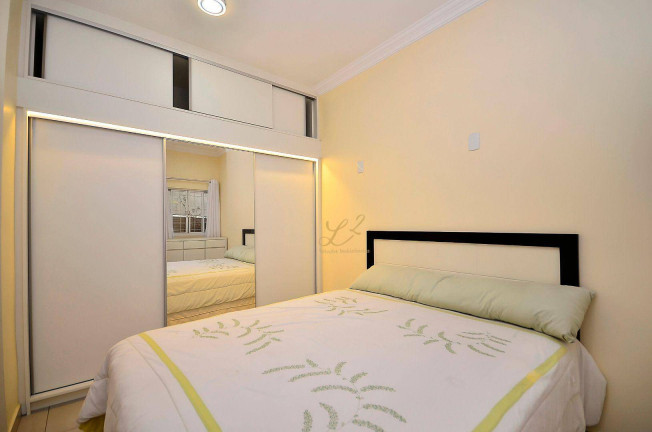 Imagem Casa com 6 Quartos à Venda, 450 m² em Bacacheri - Curitiba Imagem Casa com 6 Quartos à Venda, 450 m² em Bacacheri - Curitiba