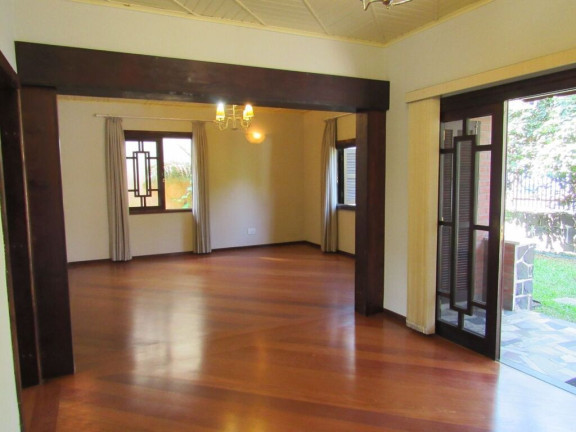 Imagem Casa com 5 Quartos à Venda, em Rebouças - Curitiba Imagem Casa com 5 Quartos à Venda, em Rebouças - Curitiba