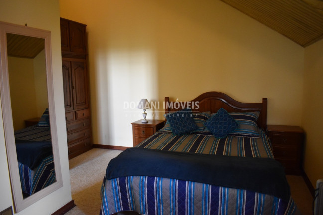 Imagem Casa com 4 Quartos à Venda, 226 m² em Região Do Alto Do Capivari - Campos Do Jordão Imagem Casa com 4 Quartos à Venda, 226 m² em Região Do Alto Do Capivari - Campos Do Jordão