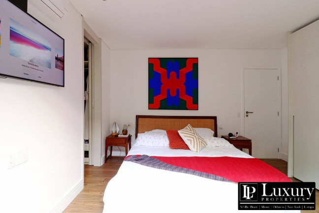 Imagem Casa com 3 Quartos à Venda, 250 m² em Vila Nova Conceição - São Paulo Imagem Casa com 3 Quartos à Venda, 250 m² em Vila Nova Conceição - São Paulo