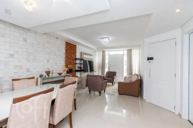Imagem Sobrado com 3 Quartos à Venda, 180 m² em Boqueirão - Curitiba Imagem Sobrado com 3 Quartos à Venda, 180 m² em Boqueirão - Curitiba