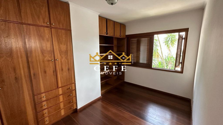 Imagem Casa com 3 Quartos à Venda, 224 m² em Santana - Porto Alegre Imagem Casa com 3 Quartos à Venda, 224 m² em Santana - Porto Alegre