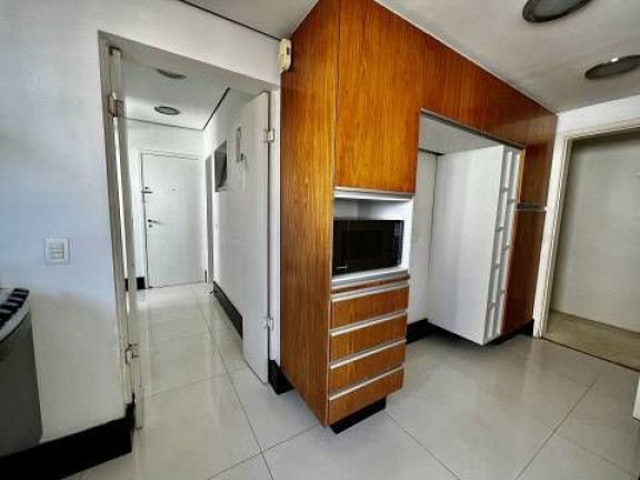 Imagem Apartamento com 3 Quartos à Venda, 220 m² em Campo Belo - São Paulo