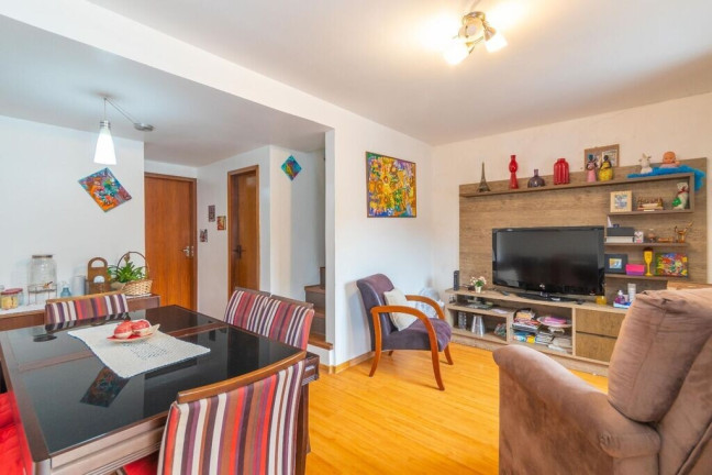 Imagem Casa com 3 Quartos à Venda, 174 m² em Nonoai - Porto Alegre Imagem Casa com 3 Quartos à Venda, 174 m² em Nonoai - Porto Alegre