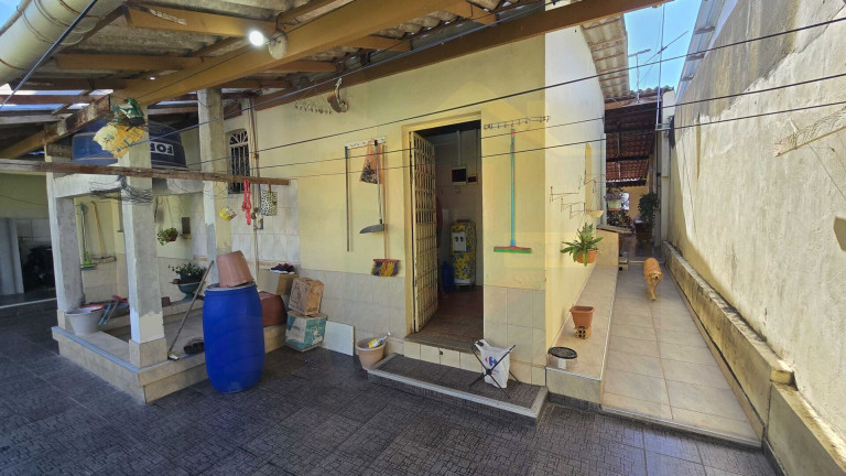 Imagem Casa com 3 Quartos à Venda, 255 m² em Lírio Do Vale - Manaus Imagem Casa com 3 Quartos à Venda, 255 m² em Lírio Do Vale - Manaus