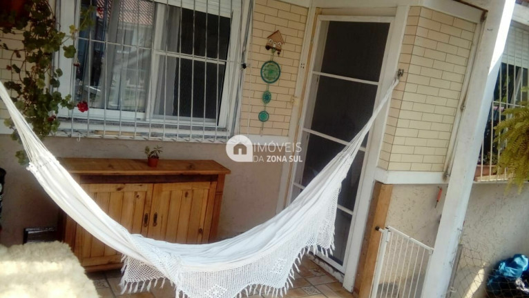 Imagem Casa com 2 Quartos à Venda, 60 m²