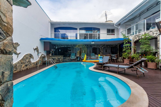 Casa com 5 Quartos à Venda,  em Municípios - Balneário Camboriú