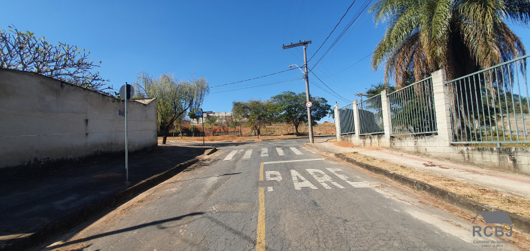 Imagem Casa com 5 Quartos à Venda, 390 m² em Enseada Das Garças - Belo Horizonte Imagem Casa com 5 Quartos à Venda, 390 m² em Enseada Das Garças - Belo Horizonte