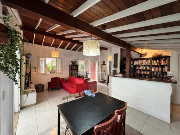 Imagem Casa com 4 Quartos à Venda, 150 m² em São João Do Rio Vermelho - Florianópolis Imagem Casa com 4 Quartos à Venda, 150 m² em São João Do Rio Vermelho - Florianópolis
