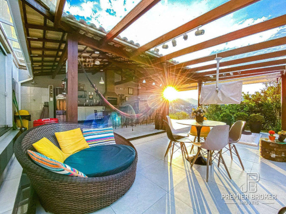 Imagem Casa com 4 Quartos à Venda, 307 m² em Tijuca - Teresópolis Imagem Casa com 4 Quartos à Venda, 307 m² em Tijuca - Teresópolis