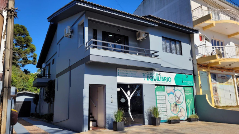 Imagem Casa com 3 Quartos à Venda, 252 m² em Três Vendas - Erechim Imagem Casa com 3 Quartos à Venda, 252 m² em Três Vendas - Erechim