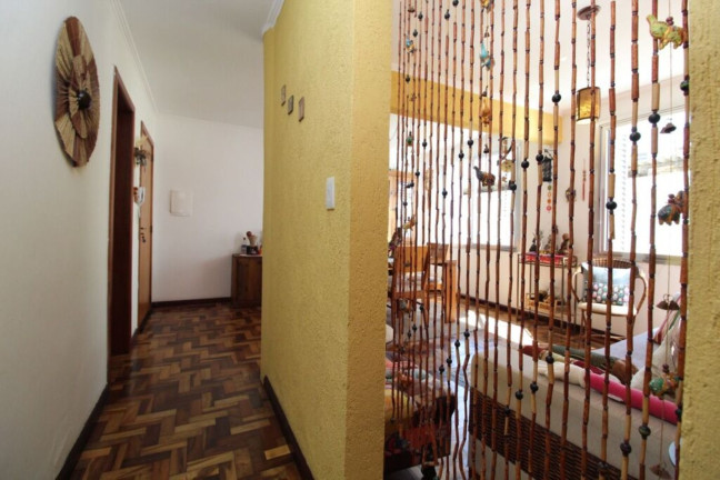 Imagem Imóvel com 3 Quartos à Venda, 67 m² em Menino Deus - Porto Alegre Imagem Imóvel com 3 Quartos à Venda, 67 m² em Menino Deus - Porto Alegre