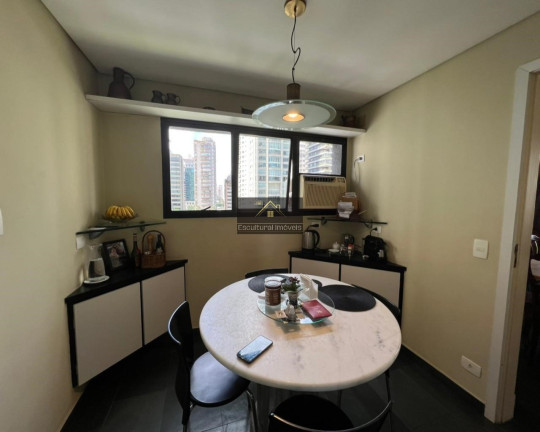 Imagem Apartamento com 4 Quartos à Venda, 220 m² em Itaim Bibi - São Paulo