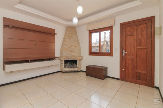 Imagem Casa com 2 Quartos à Venda, em Guarujá - Porto Alegre Imagem Casa com 2 Quartos à Venda, em Guarujá - Porto Alegre