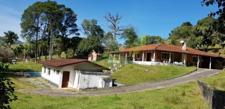Imagem Chácara com 5 Quartos à Venda, 193.600 m² em Batatuba - Piracaia
