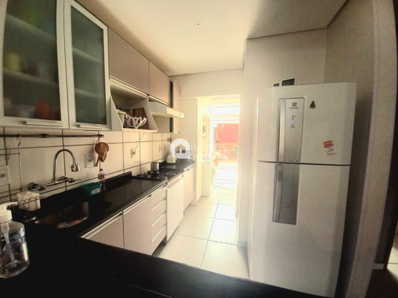 Imagem Casa com 3 Quartos à Venda, 53 m²