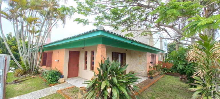Casa com 4 Quartos à Venda,  em Capão Novo - Capao Da Canoa