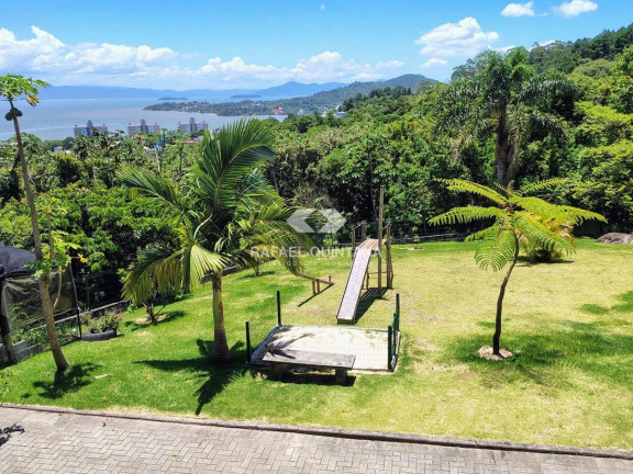 Casa com 3 Quartos à Venda, 643 m² em João Paulo - Florianópolis