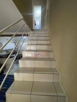 Imagem Sobrado com 2 Quartos à Venda, 90 m² em Campo De Santana - Curitiba Imagem Sobrado com 2 Quartos à Venda, 90 m² em Campo De Santana - Curitiba