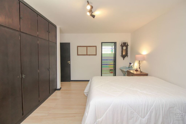 Imagem Casa com 3 Quartos à Venda, 246 m² em Ipanema - Porto Alegre Imagem Casa com 3 Quartos à Venda, 246 m² em Ipanema - Porto Alegre
