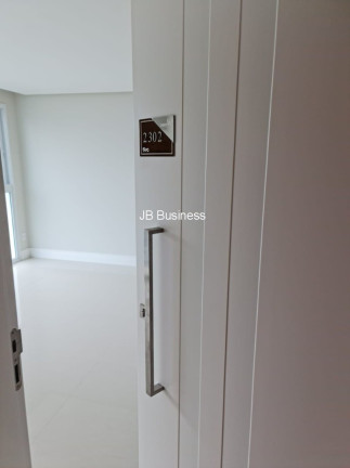 Imagem Imóvel com 3 Quartos à Venda, 138 m² em Centro - Balneário Camboriú Imagem Imóvel com 3 Quartos à Venda, 138 m² em Centro - Balneário Camboriú