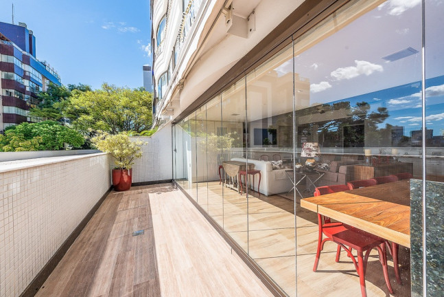 Imagem Apartamento com 3 Quartos à Venda, 203 m² em Rio Branco - Porto Alegre Imagem Apartamento com 3 Quartos à Venda, 203 m² em Rio Branco - Porto Alegre