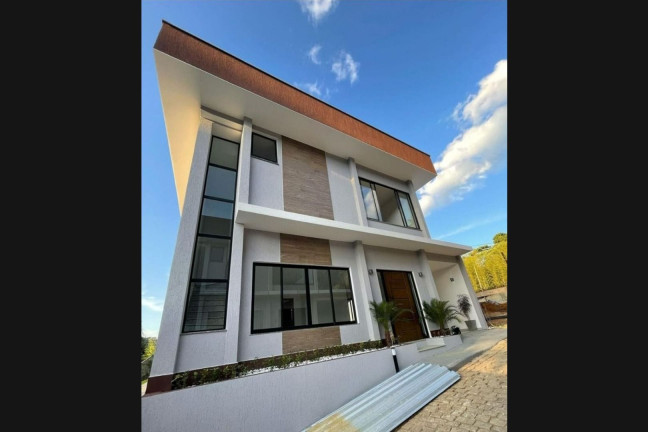 Imagem Casa com 3 Quartos à Venda, 150 m² em Várzea - Teresópolis