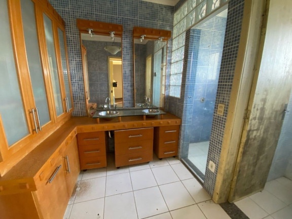 Imagem Casa com 4 Quartos à Venda, 315 m² em Tristeza - Porto Alegre Imagem Casa com 4 Quartos à Venda, 315 m² em Tristeza - Porto Alegre