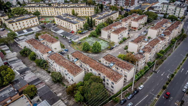 Imagem Apartamento com 4 Quartos à Venda, 74 m² em Passo Da Areia - Porto Alegre Imagem Apartamento com 4 Quartos à Venda, 74 m² em Passo Da Areia - Porto Alegre