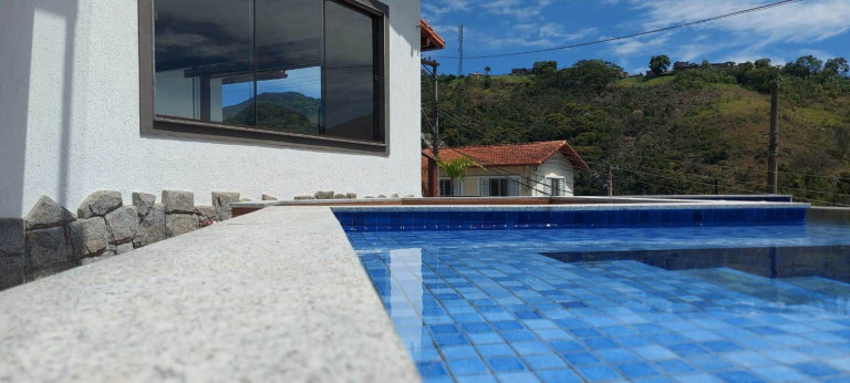 Imagem Casa com 4 Quartos à Venda, 382 m² em Parque São Luiz - Teresópolis Imagem Casa com 4 Quartos à Venda, 382 m² em Parque São Luiz - Teresópolis