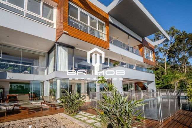 Imagem Casa com 6 Quartos à Venda, 1.093 m² em Cacupé - Florianópolis Imagem Casa com 6 Quartos à Venda, 1.093 m² em Cacupé - Florianópolis