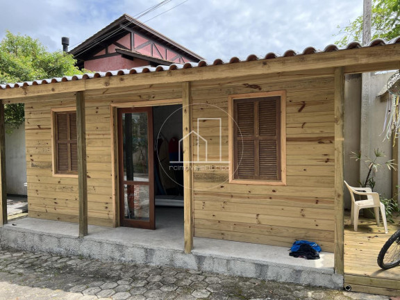 Imagem Casa com 5 Quartos à Venda, 281 m² em São João Do Rio Vermelho - Florianópolis Imagem Casa com 5 Quartos à Venda, 281 m² em São João Do Rio Vermelho - Florianópolis
