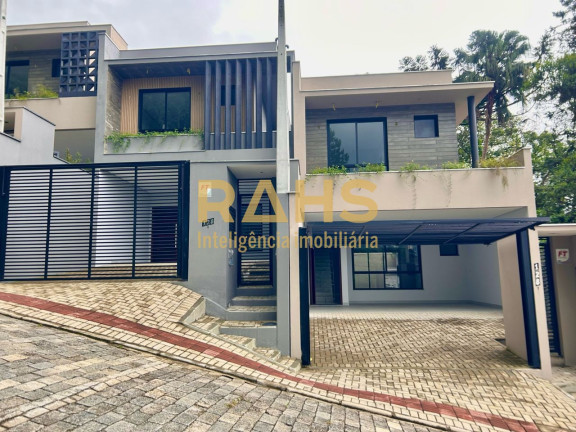 Imagem Casa com 3 Quartos à Venda, 158 m² em América - Joinville Imagem Casa com 3 Quartos à Venda, 158 m² em América - Joinville