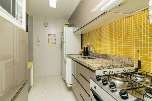 Imagem Imóvel com 2 Quartos à Venda, em Passo Da Areia - Porto Alegre Imagem Imóvel com 2 Quartos à Venda, em Passo Da Areia - Porto Alegre