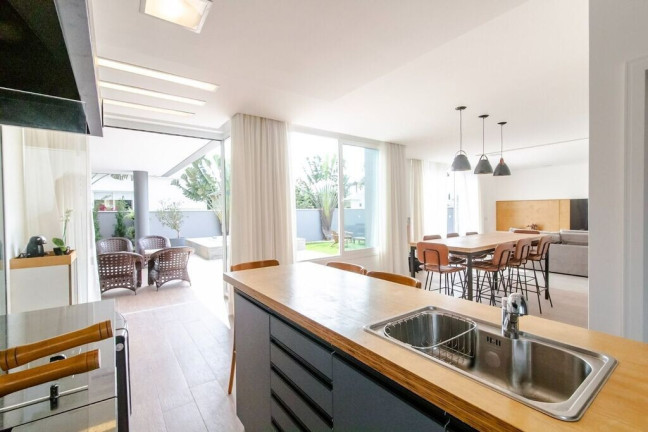 Imagem Casa de Condomínio com 4 Quartos à Venda, 330 m² em Campeche - Florianópolis Imagem Casa de Condomínio com 4 Quartos à Venda, 330 m² em Campeche - Florianópolis