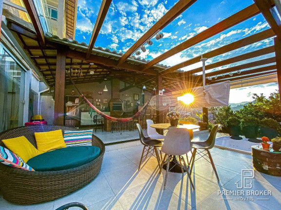 Imagem Casa com 4 Quartos à Venda, 307 m² em Tijuca - Teresópolis Imagem Casa com 4 Quartos à Venda, 307 m² em Tijuca - Teresópolis