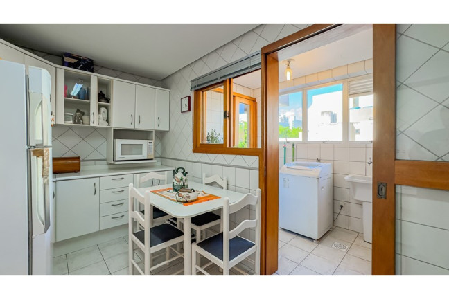 Imagem Imóvel com 3 Quartos à Venda, 121 m² em Auxiliadora - Porto Alegre Imagem Imóvel com 3 Quartos à Venda, 121 m² em Auxiliadora - Porto Alegre
