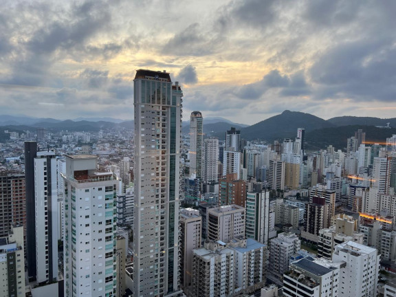 Imagem Apartamento com 2 Quartos à Venda, 159 m² em Centro - Balneário Camboriú