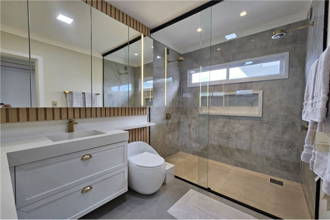 Imagem Casa com 4 Quartos à Venda, em São João Do Rio Vermelho - Florianópolis Imagem Casa com 4 Quartos à Venda, em São João Do Rio Vermelho - Florianópolis