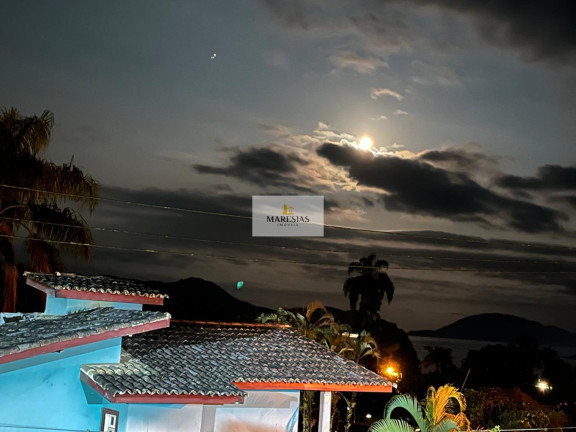 Imagem Casa com 6 Quartos à Venda, 260 m² em Fortaleza - Ubatuba Imagem Casa com 6 Quartos à Venda, 260 m² em Fortaleza - Ubatuba