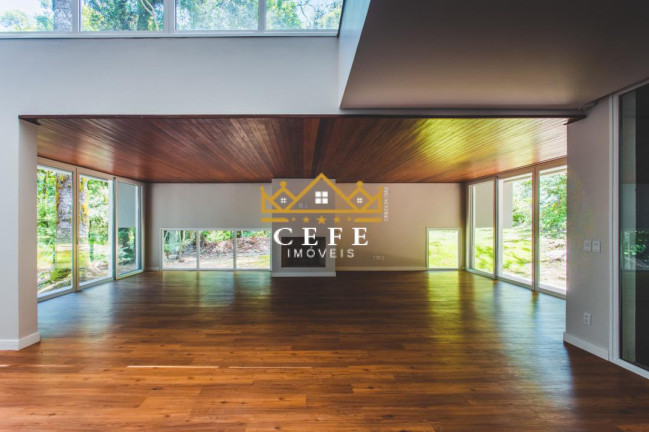 Imagem Casa com 4 Quartos à Venda, 1.146 m² em Centro - Gramado