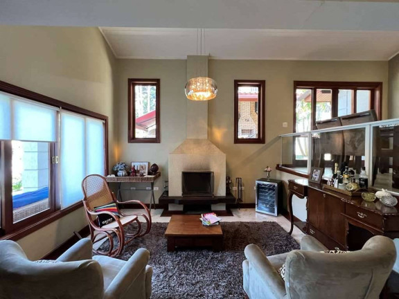 Imagem Casa com 5 Quartos à Venda, em Algarve - Cotia Imagem Casa com 5 Quartos à Venda, em Algarve - Cotia