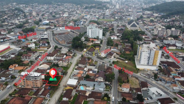 Terreno à Venda, 1.111 m² em Iririú - Joinville