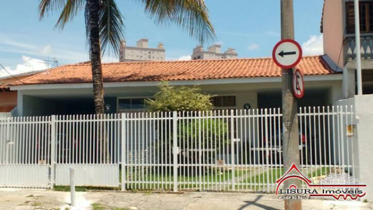 Imagem Casa com 3 Quartos à Venda, 200 m² em Centro - Jacareí Imagem Casa com 3 Quartos à Venda, 200 m² em Centro - Jacareí