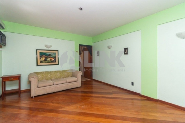 Imagem Apartamento com 3 Quartos à Venda, 112 m² em Petrópolis - Porto Alegre Imagem Apartamento com 3 Quartos à Venda, 112 m² em Petrópolis - Porto Alegre