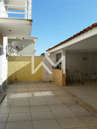 Imagem Sobrado com 3 Quartos à Venda, 240 m² em Conjunto Residencial Santana - Arujá Imagem Sobrado com 3 Quartos à Venda, 240 m² em Conjunto Residencial Santana - Arujá