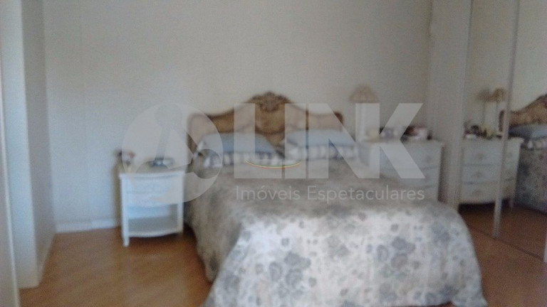 Imagem Apartamento com 3 Quartos à Venda, 194 m² em Auxiliadora - Porto Alegre Imagem Apartamento com 3 Quartos à Venda, 194 m² em Auxiliadora - Porto Alegre
