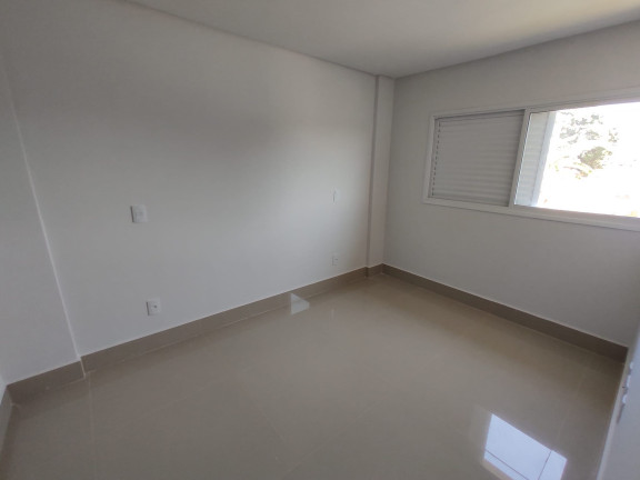 Imagem Imóvel com 
            	3             Quartos à Venda, 131 m² em 
            	Sitios Santa Luzia             - 
            	Aparecida De Goiania            