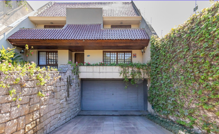 Imagem Casa com 8 Quartos à Venda, 465 m² em Hugo Lange - Curitiba