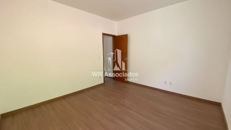 Imagem Casa com 3 Quartos à Venda, 217 m² Imagem Casa com 3 Quartos à Venda, 217 m²